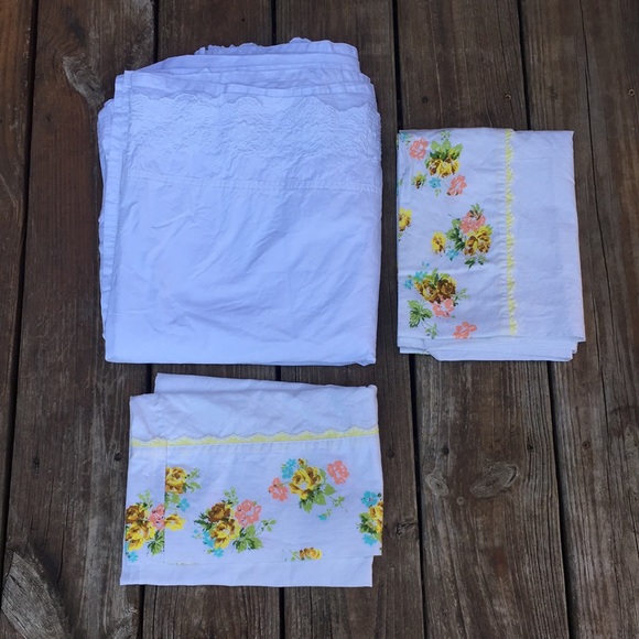 Sold…. Shabby Chic Bundle inc. one flat sheet and - Picture 2 of 5